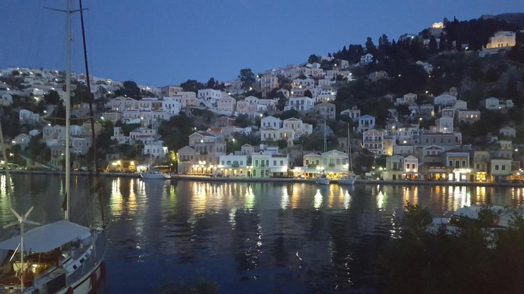 Symi Blue Port Apartment Exteriör bild