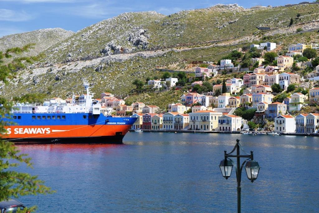 Symi Blue Port Apartment Exteriör bild